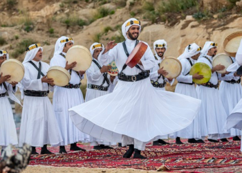 القوة الناعمة الطبيعية والممنهجة