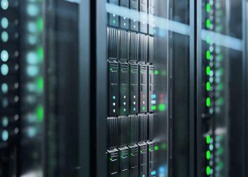 منصات الإعلام المركزية واللامركزية