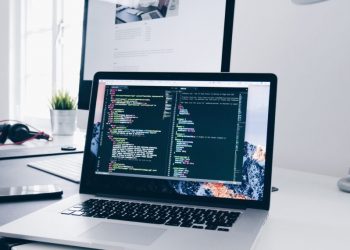 أدوات لاستخراج البيانات من منصات التواصل